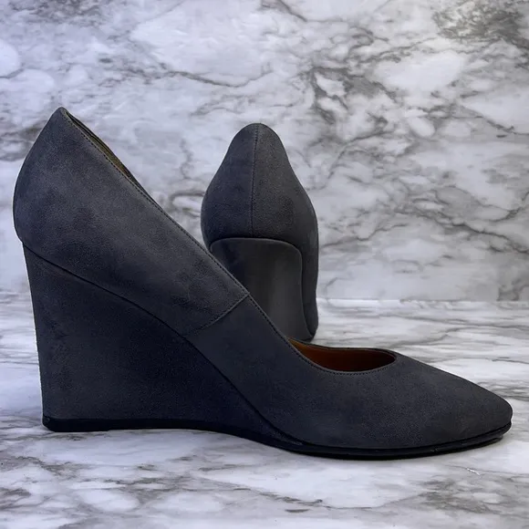 Aquatalia  Navy Textured Wedge Heels size 7.5 Made in Italy