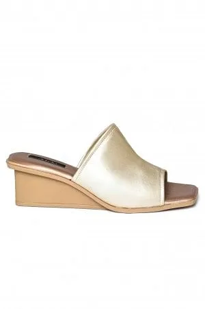 Aurelia Solid Gold Square Toe Wedge