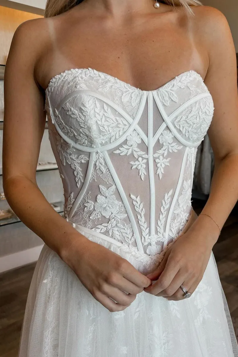 Charming A-Line Strapless Tulle Lace Wedding Dresses