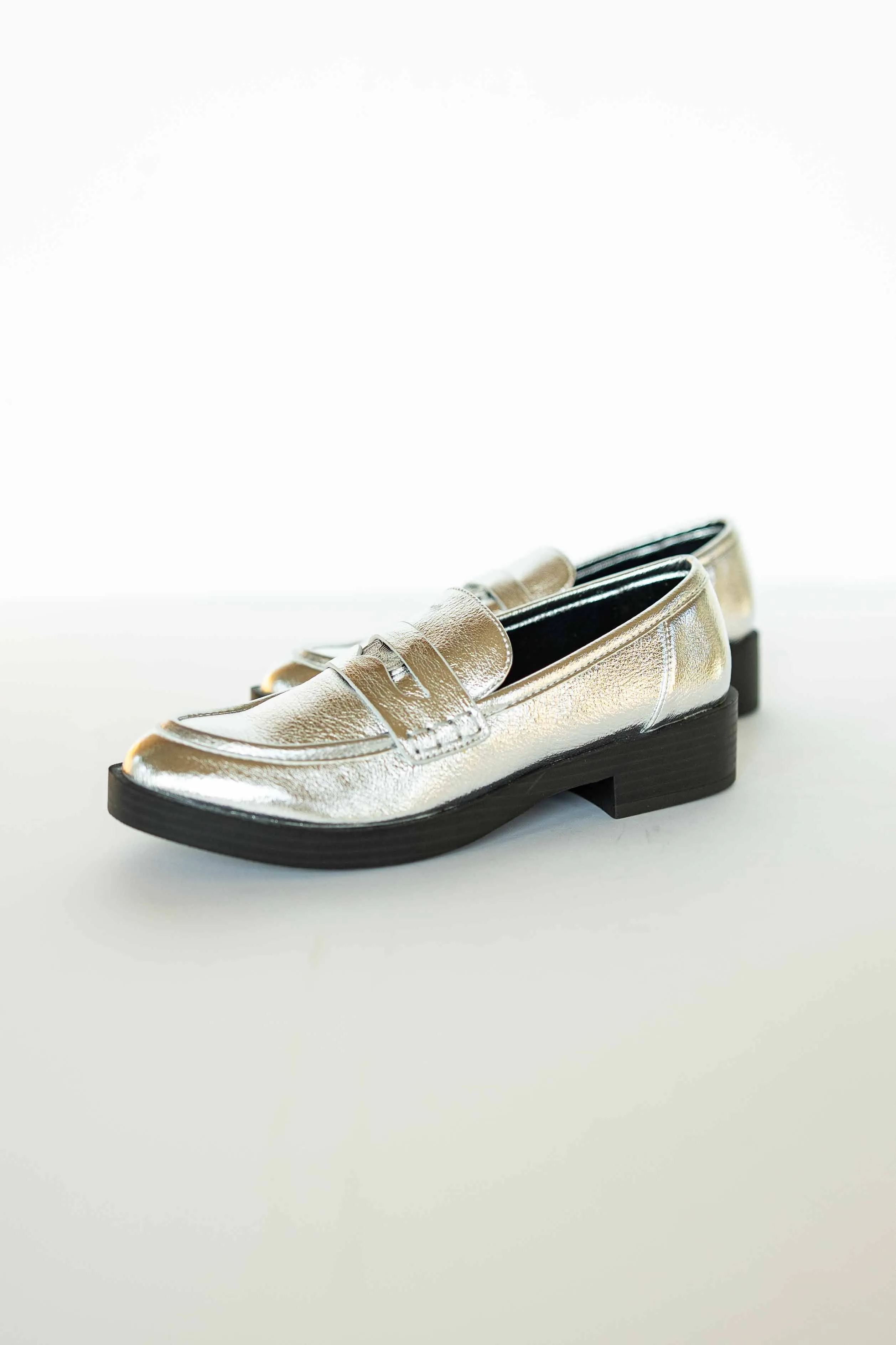 [CHINESE LAUNDRY] PORTER LOAFERS - SILVER