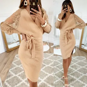 Deep V-neck Collar Elegant Lace Sleeve Bodycon Midi Dresses