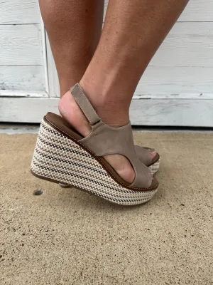 Freddie Wedges: Camel