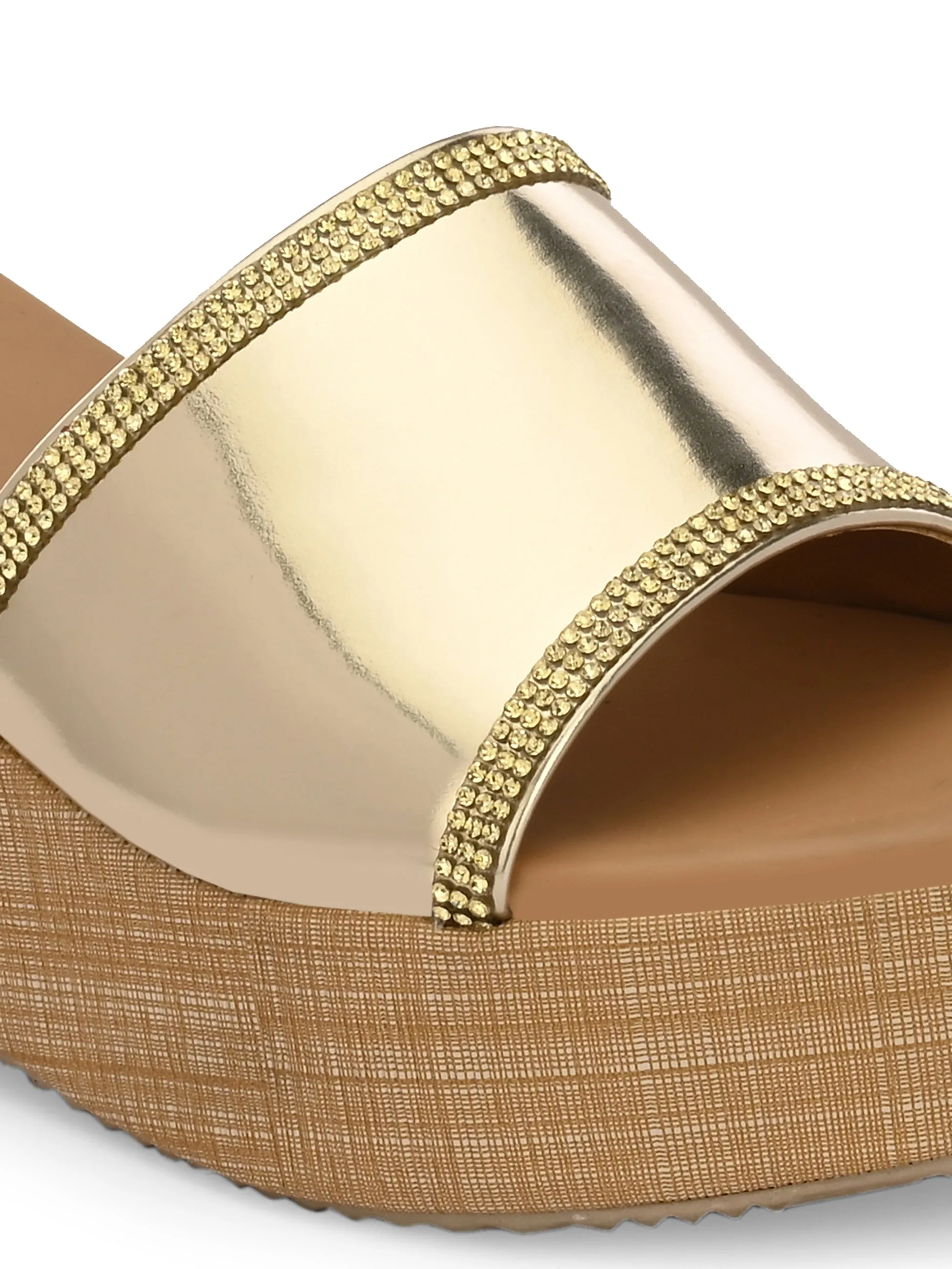 Gilded Glow Wedge For Women