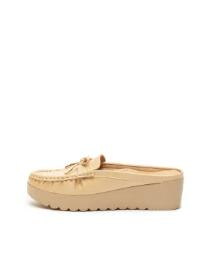 GOSSIP WOMENS BEIGE MOCCASINS