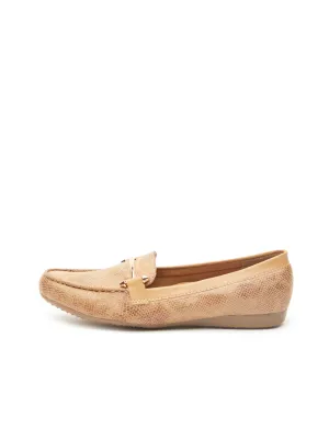 GOSSIP WOMENS BEIGE MOCCASINS