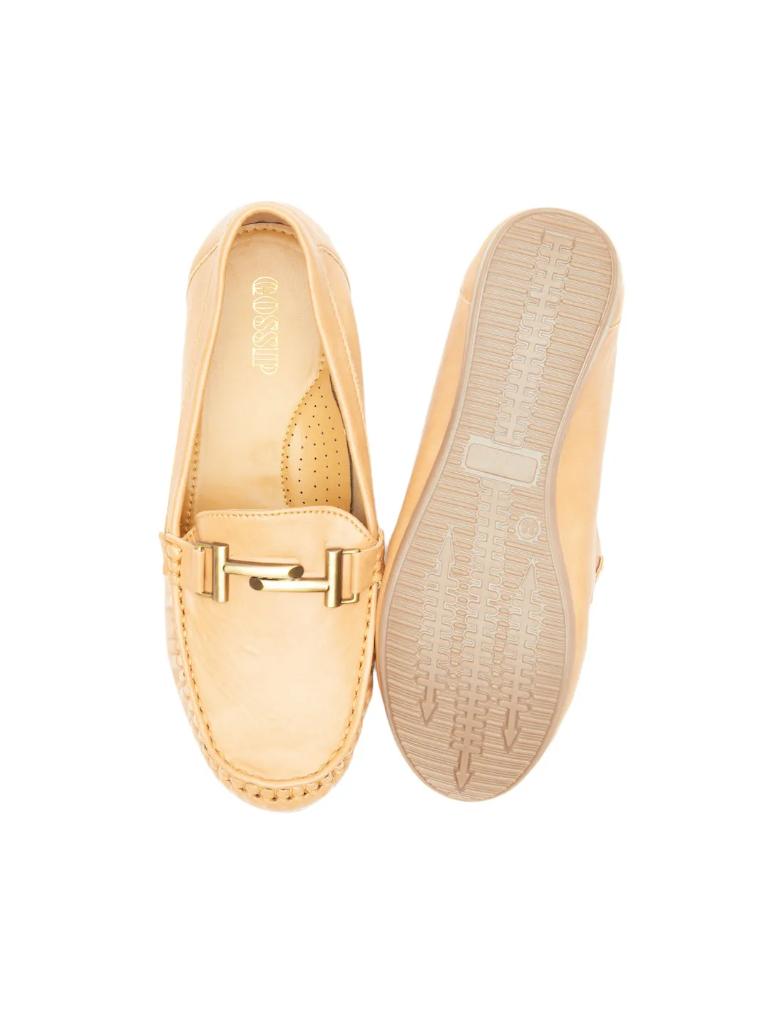GOSSIP WOMENS BEIGE MOCCASINS