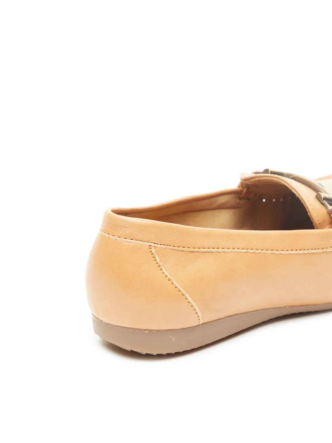 GOSSIP WOMENS BEIGE MOCCASINS
