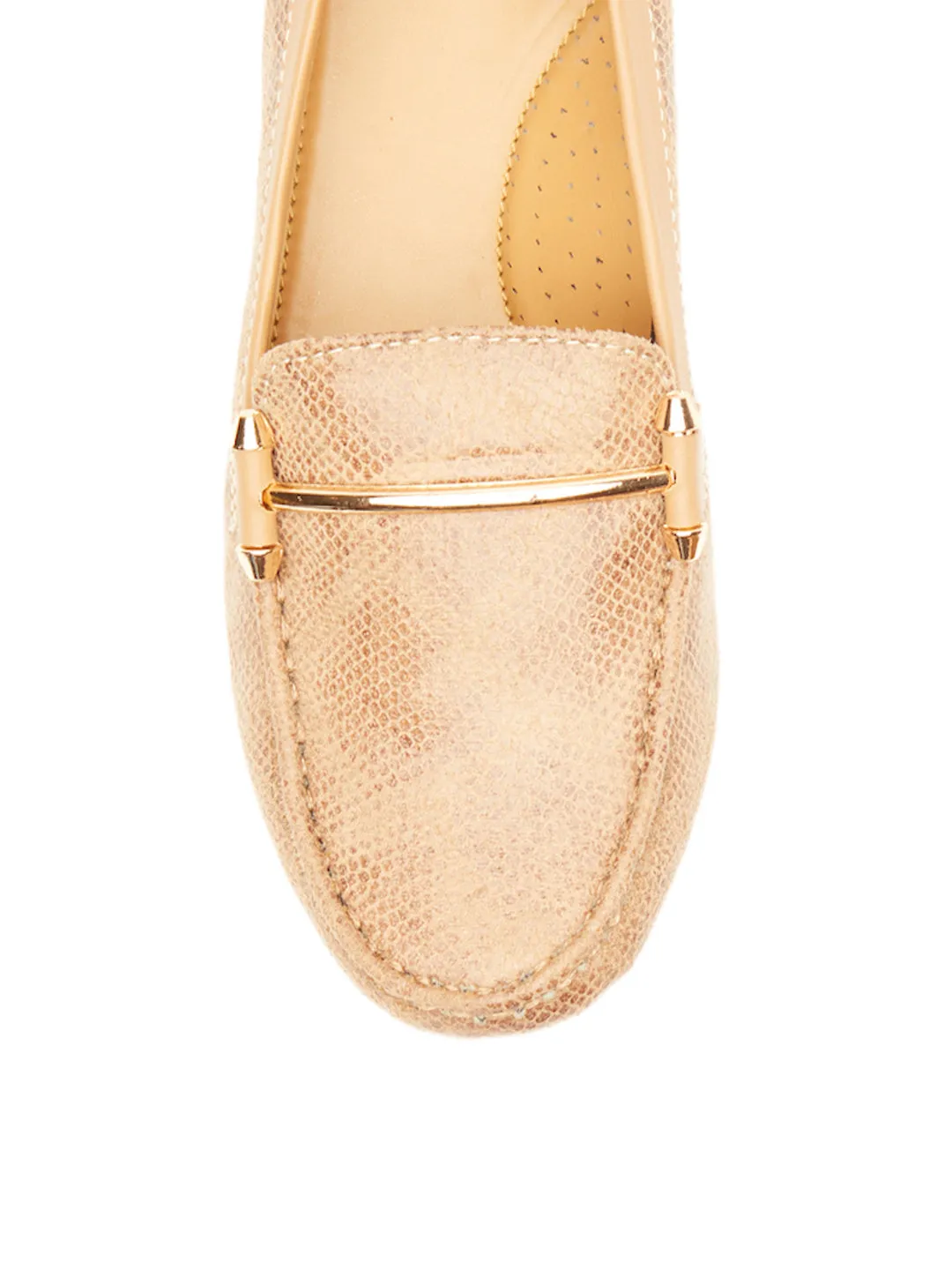GOSSIP WOMENS BEIGE MOCCASINS