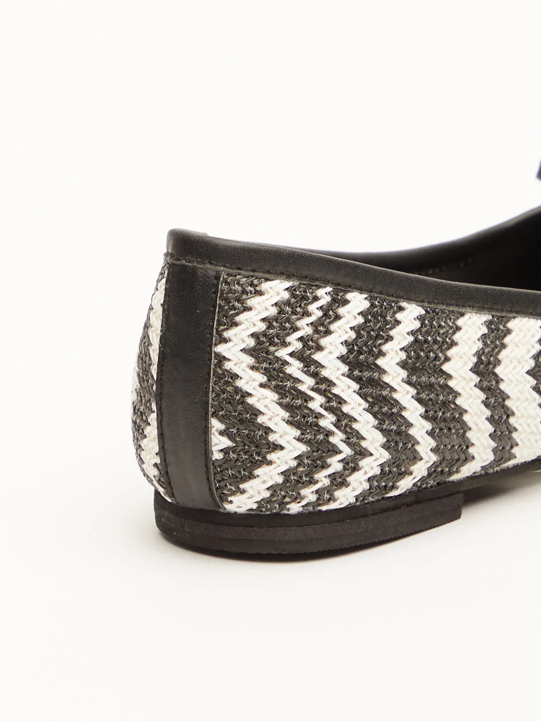 GOSSIP WOMENS BLACK MOCCASINS