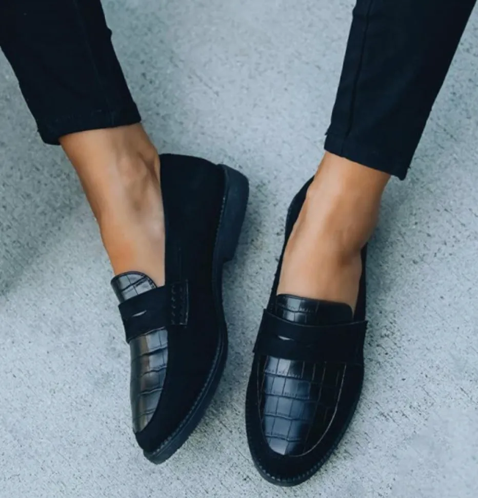 Mercedes® | Classic crocodile pattern loafers