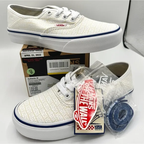 NWT Vans Authentic SF Classic Low Top Sneaker in Cream off white x Yucca Fins