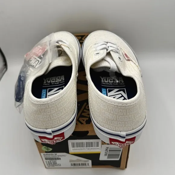 NWT Vans Authentic SF Classic Low Top Sneaker in Cream off white x Yucca Fins