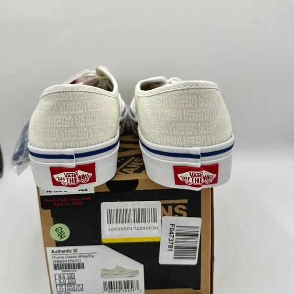 NWT Vans Authentic SF Classic Low Top Sneaker in Cream off white x Yucca Fins