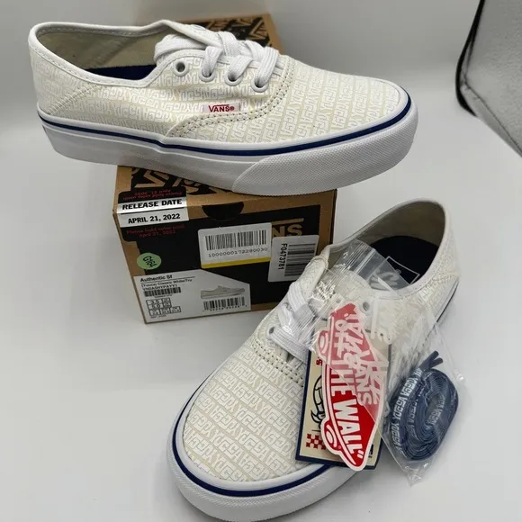 NWT Vans Authentic SF Classic Low Top Sneaker in Cream off white x Yucca Fins
