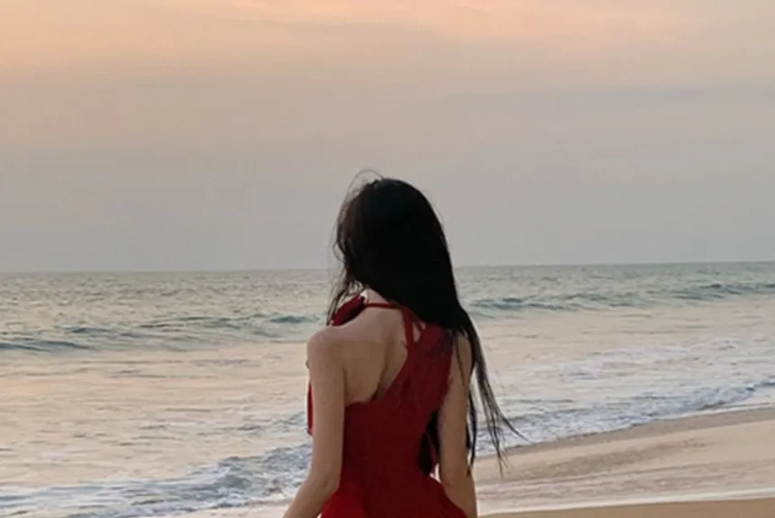 Set: Sleeveless One-Shoulder Plain Maxi A-Line Dress   Flower Choker