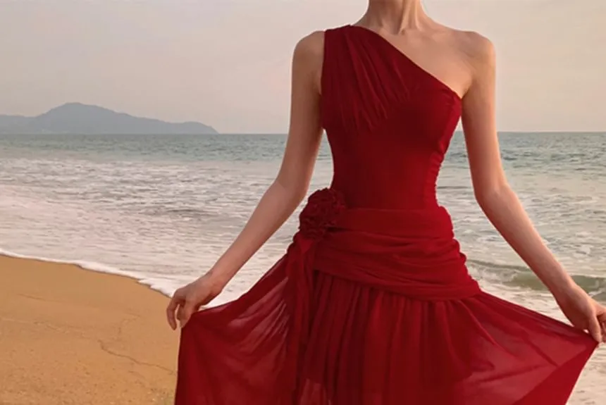 Set: Sleeveless One-Shoulder Plain Maxi A-Line Dress   Flower Choker