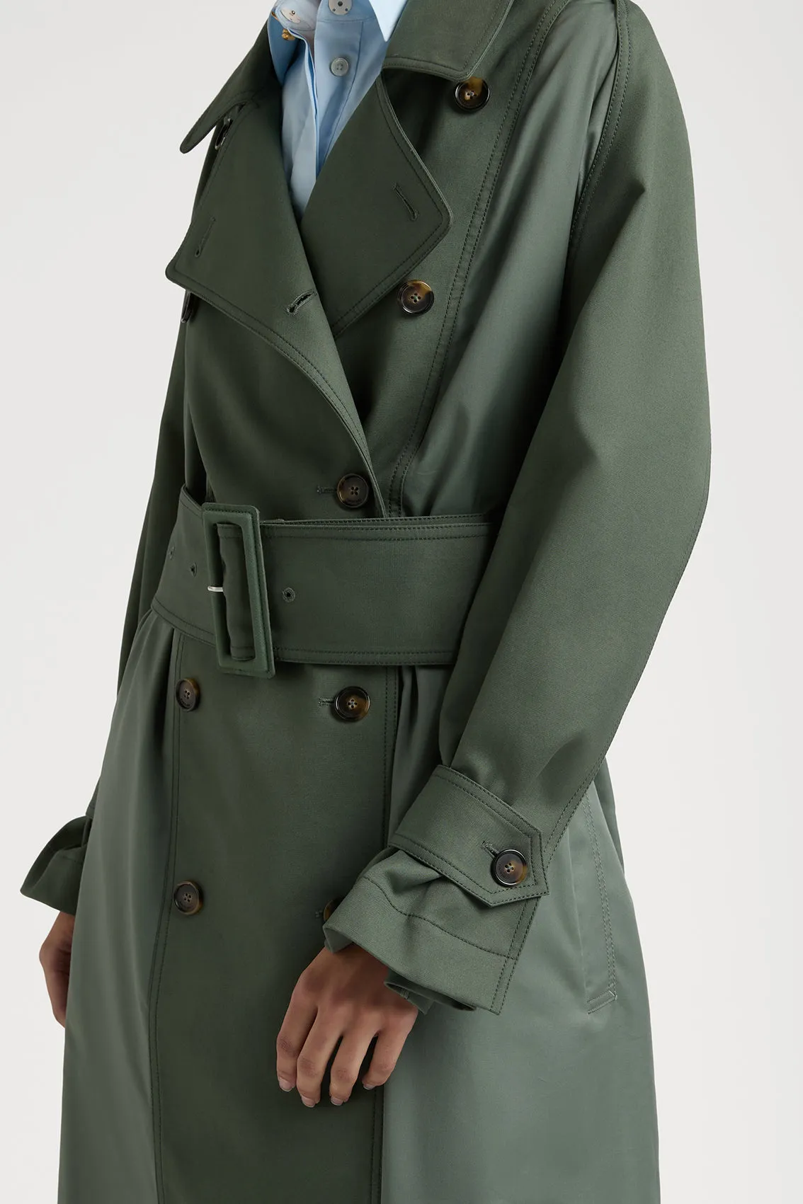 SUMPTUOUS MILITARY GREEN TRENCH COAT, THE EPITOME OF PORTS 1961 LUXURY