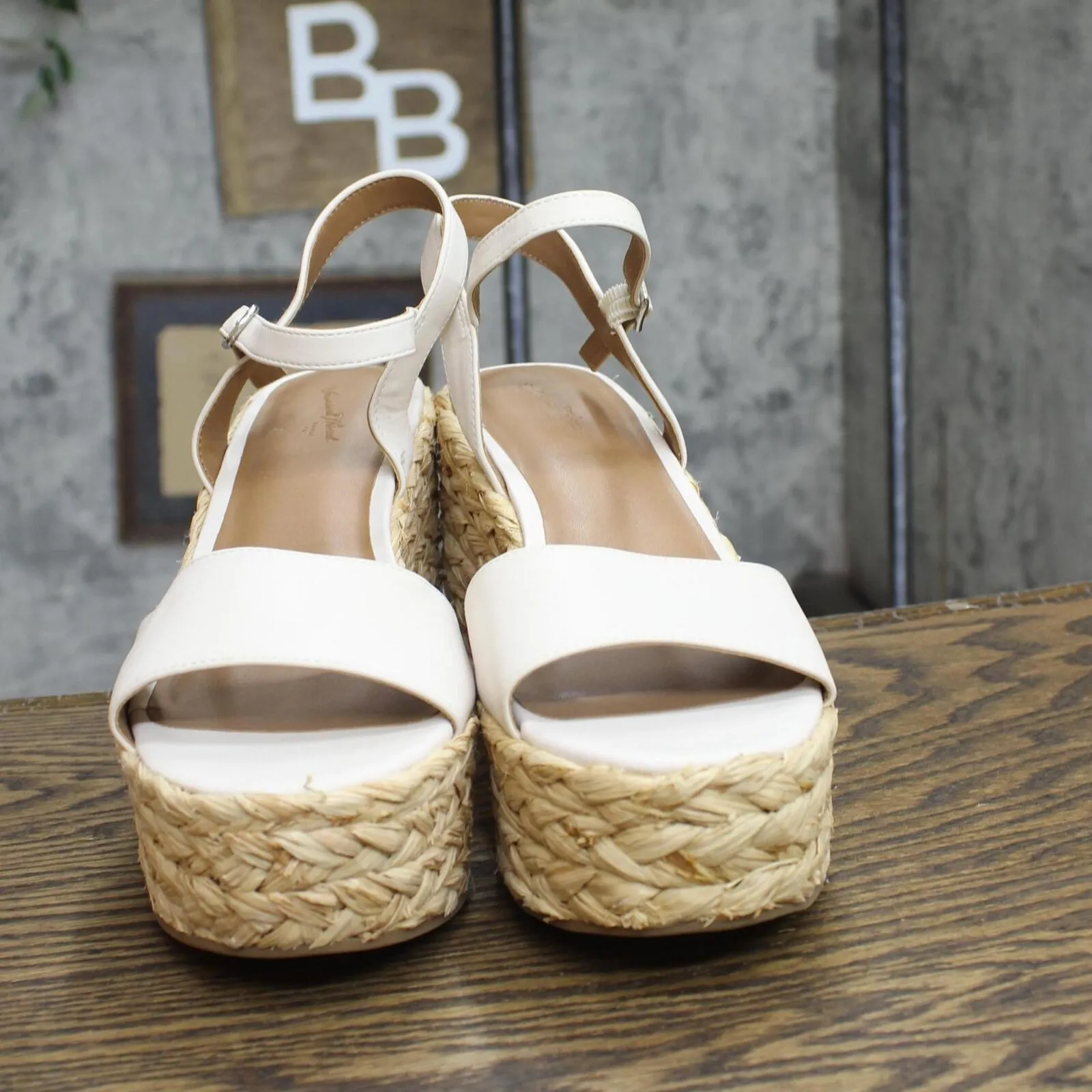 Universal Thread  Alisha Platform Wedge Heels with Memory Foam Insole White 8.5M