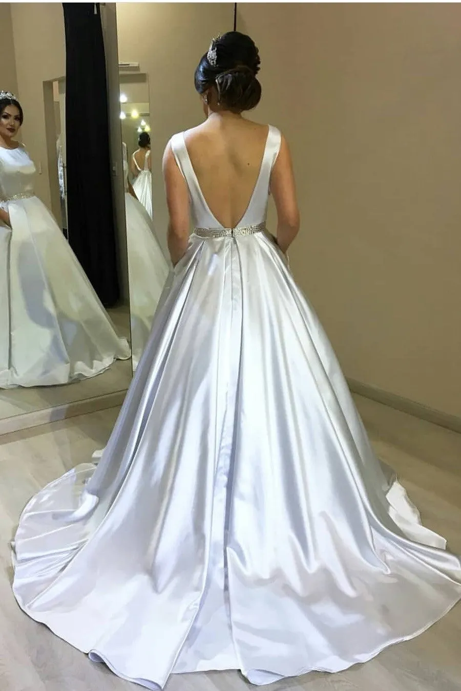 White Satin Wedding Gown Style with Modern Pockets
